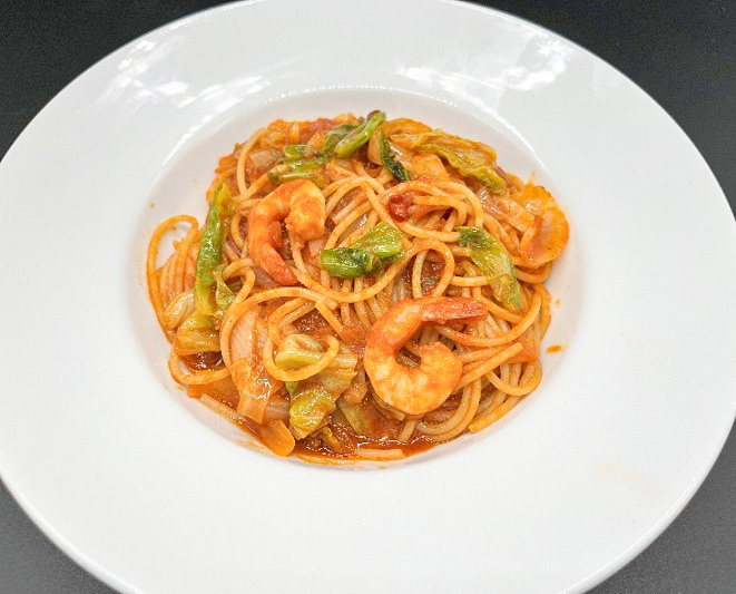 えびと春野菜のトマトソースパスタ